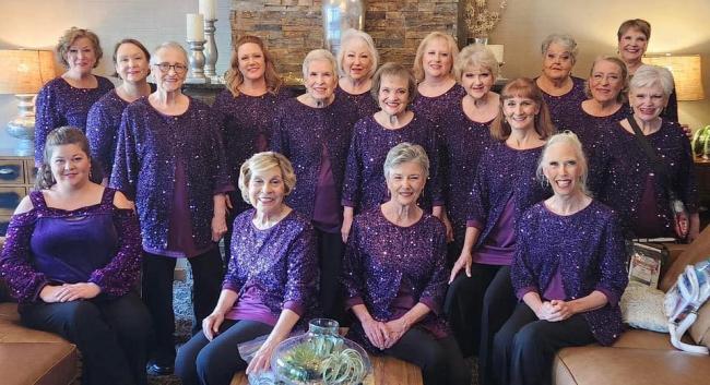 Columbia River Chorus women's choral group in concert dress