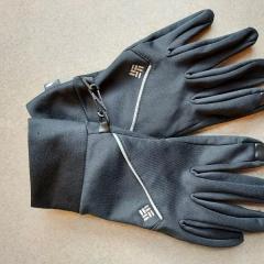 Men's black gloves by Columbia found in Riverview.