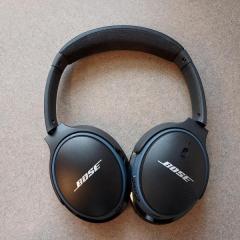 Black head phones by BOSE found in Terrace room #226Black head phones by BOSE found in Terrace room #226 (not residents). .